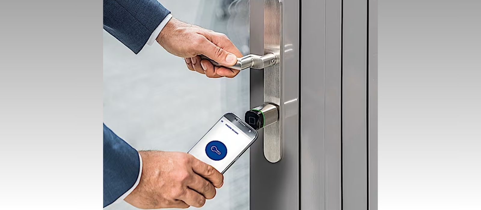 Teaser Blogs (1600 x 700 px) (7) Person, Sicherheit